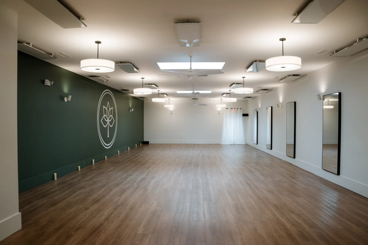 Athens (Beechwood) studio photo 1